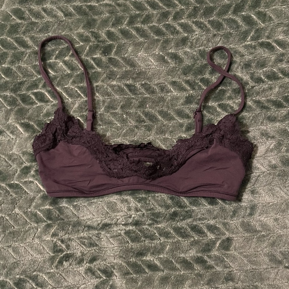 SKIMS Lace Trim Bralette in Black